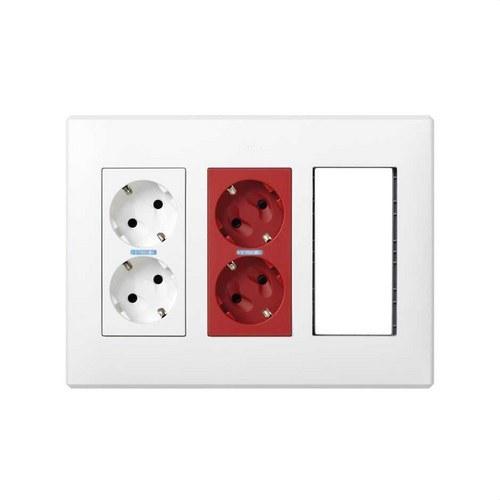 Surface-Mount/Flush-Mount Box Kit 3 Double Elements with 1 Double Socket, 1 Double UPS, 2 Empty Elements White Simon 500 Cima with reference 51000309-030 from the brand SIMON
