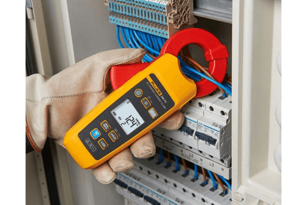 Fluke 368 FC True RMS Leakage Current Clamp Meter with reference 4709907 from the brand FLUKE